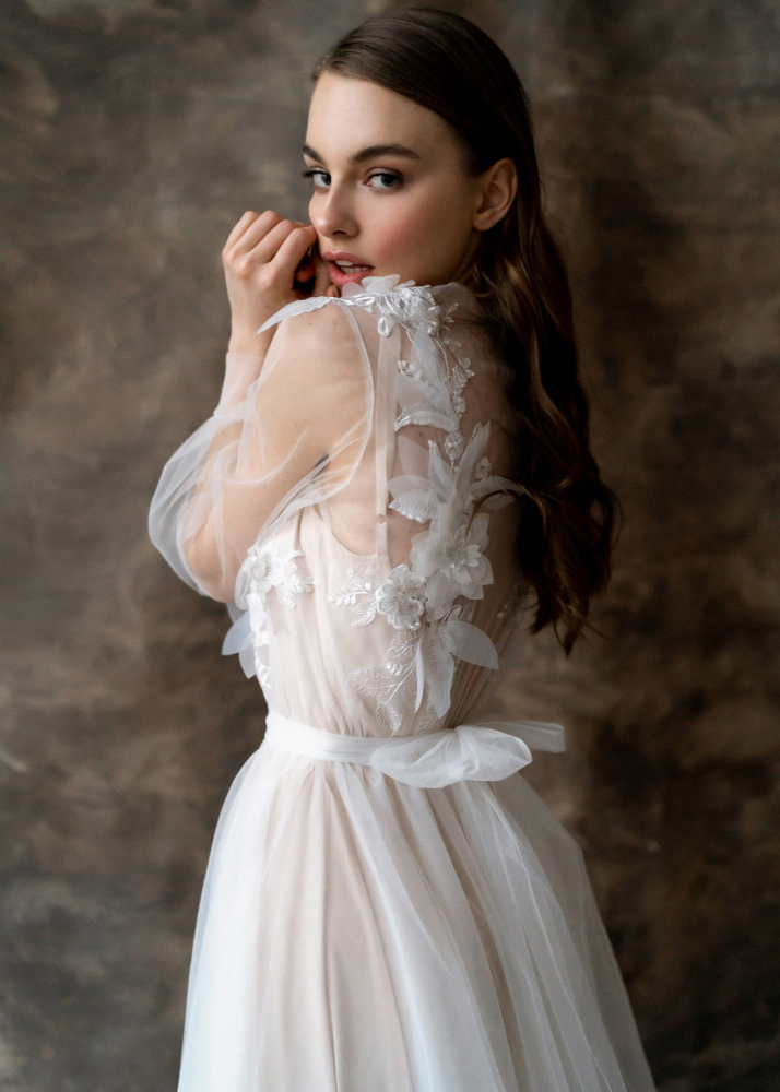 Ivory Lace Tulle Wedding Dress