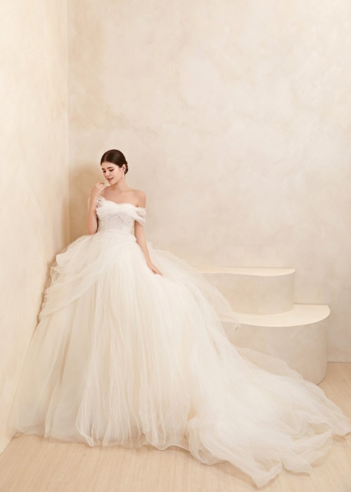 Off Shoulder Ivory Tulle Unique Wedding Dress