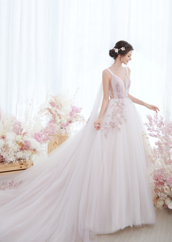 Ivory Lace Tulle Open Back Modern Wedding Dress