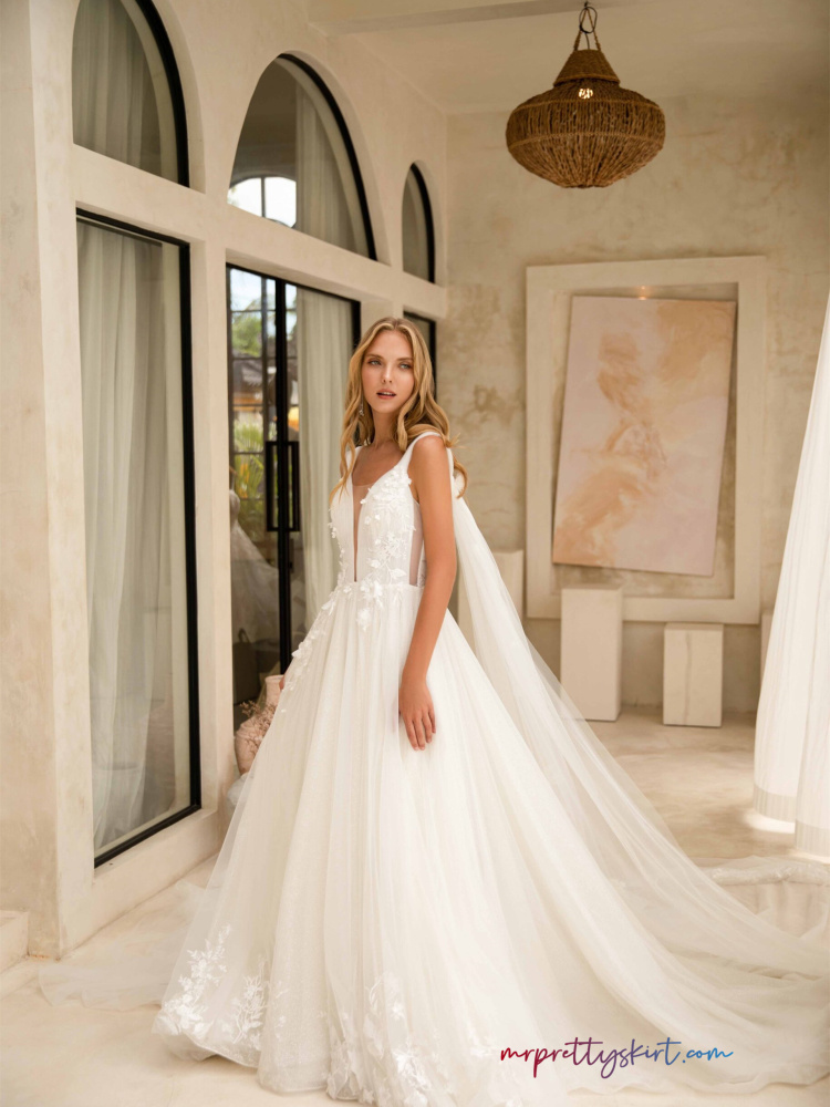 Ivory Lace Tulle Wedding Dress