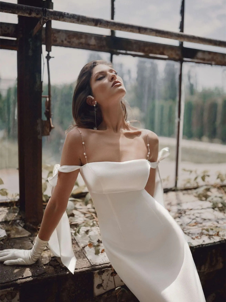 White Satin Short Sexy Wedding Dress