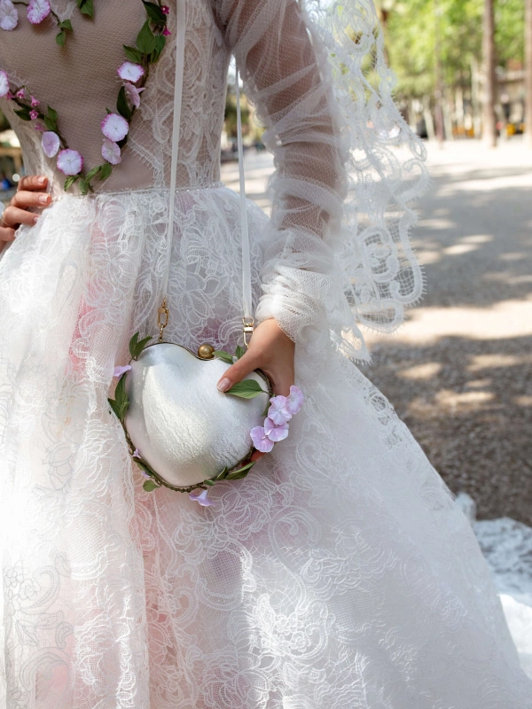 White Lace  Stunning Wedding Dress