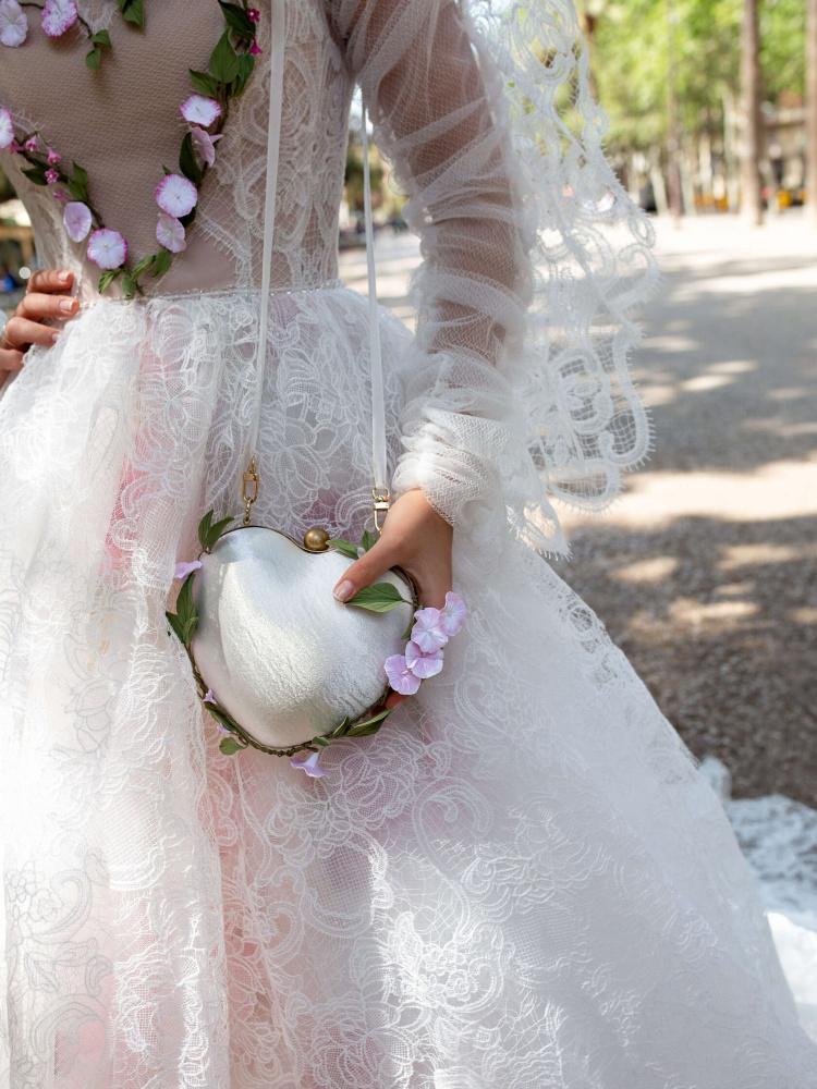 White Lace  Stunning Wedding Dress