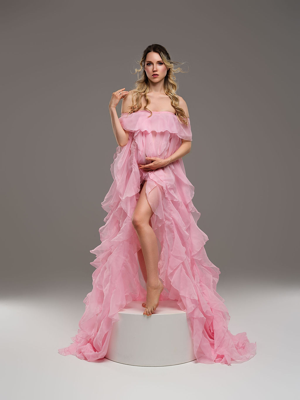 Pink Ruffled Maternity Dress For Photoshoot