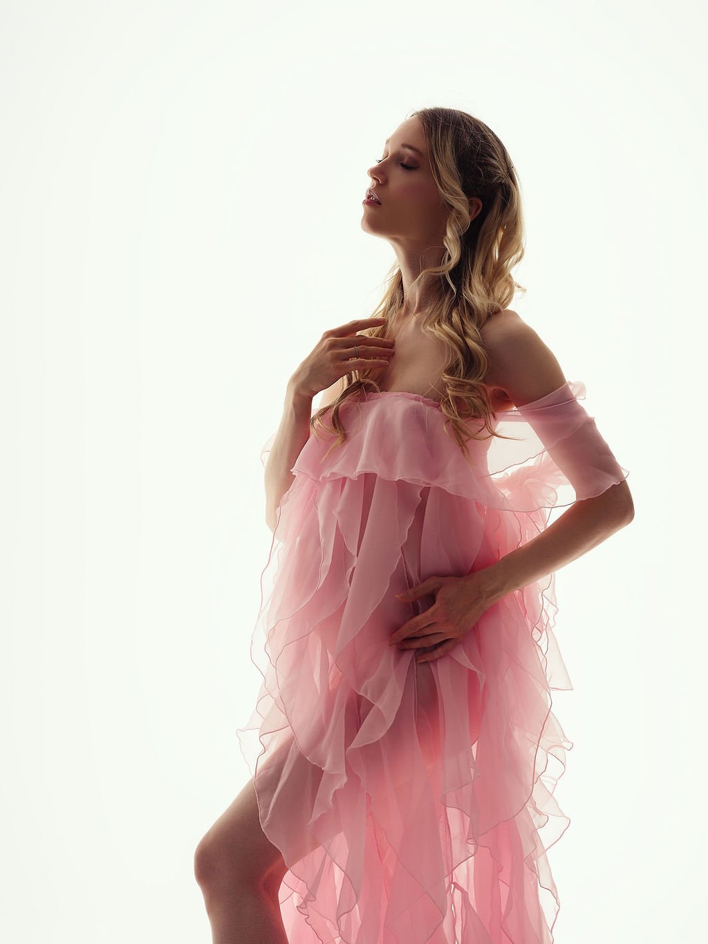 Pink Ruffled Maternity Dress For Photoshoot