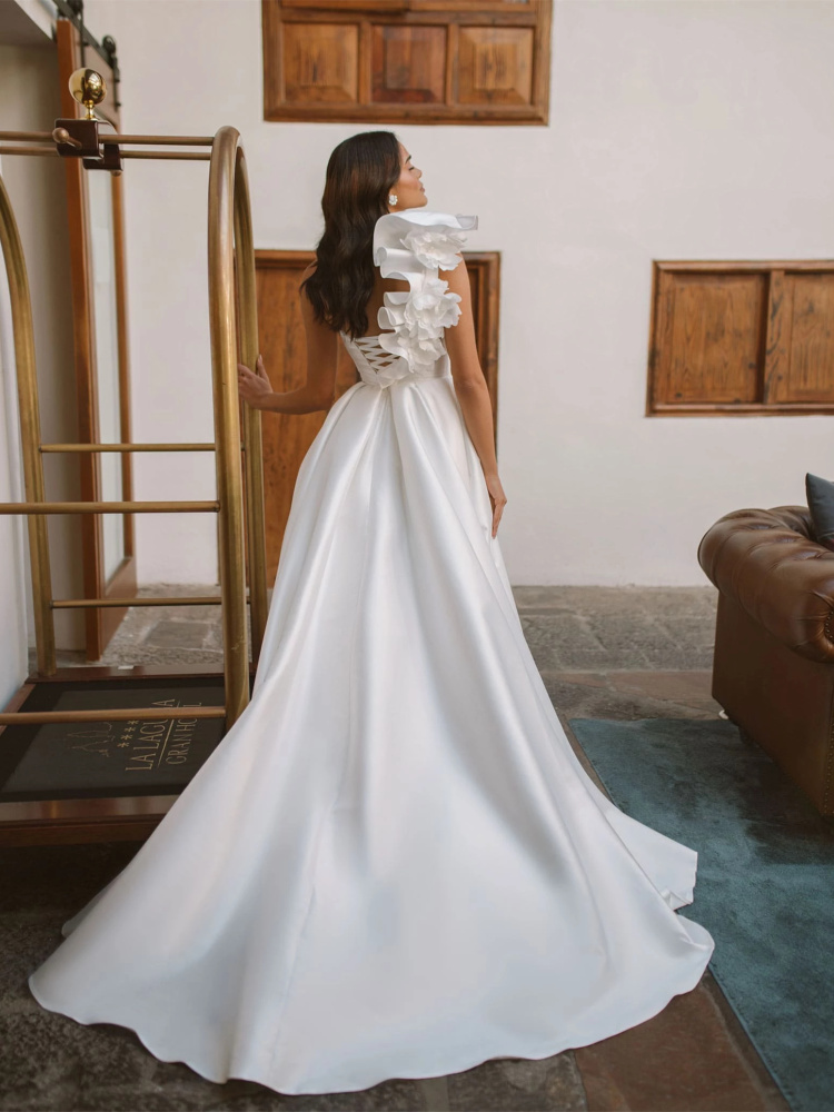 Off White Simple Style Wedding Dress