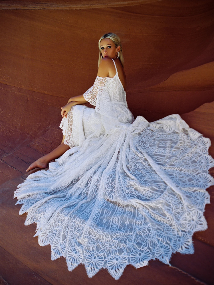 White Lace Roamtic Wedding Dress