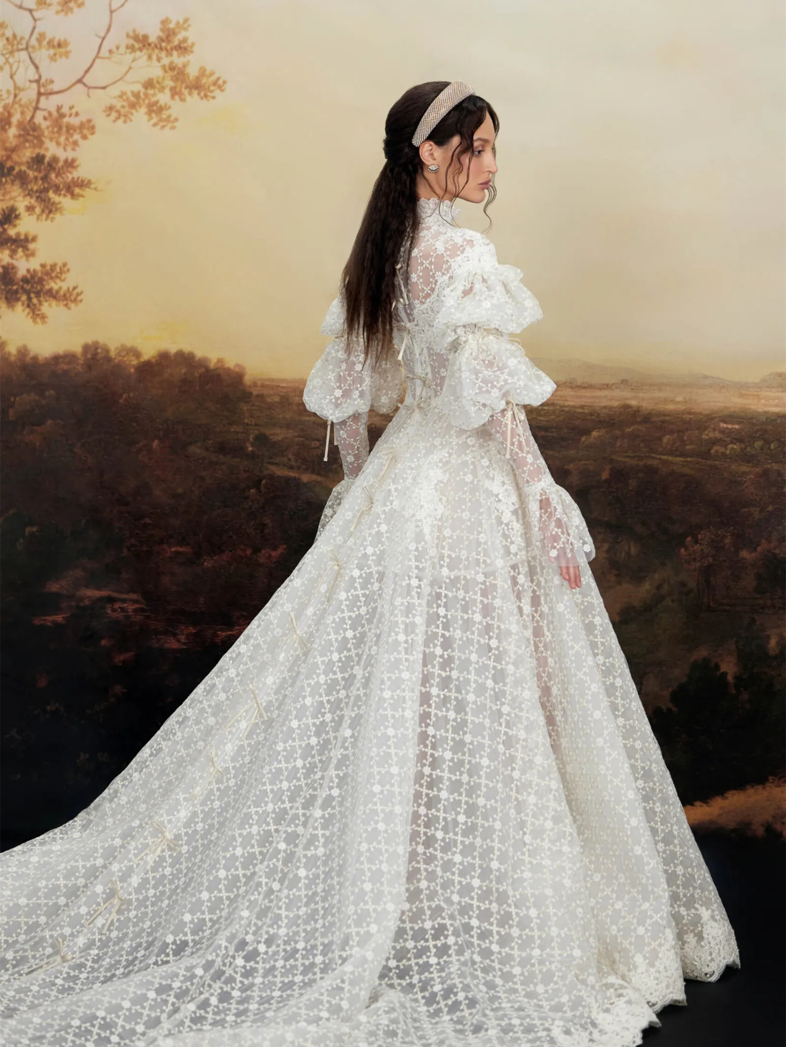 Vintage Cream Lace Wedding Dress