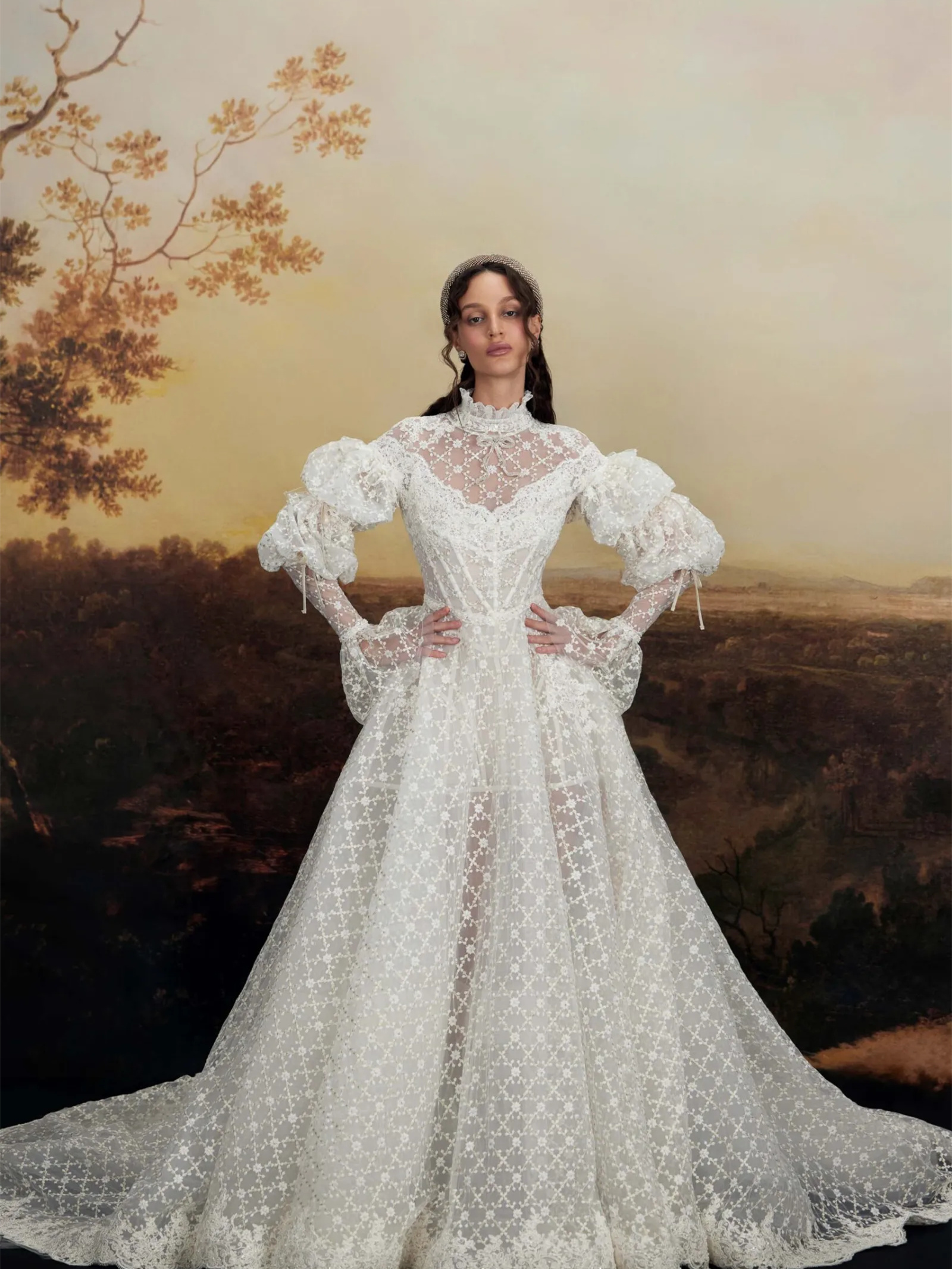 Vintage Cream Lace Wedding Dress
