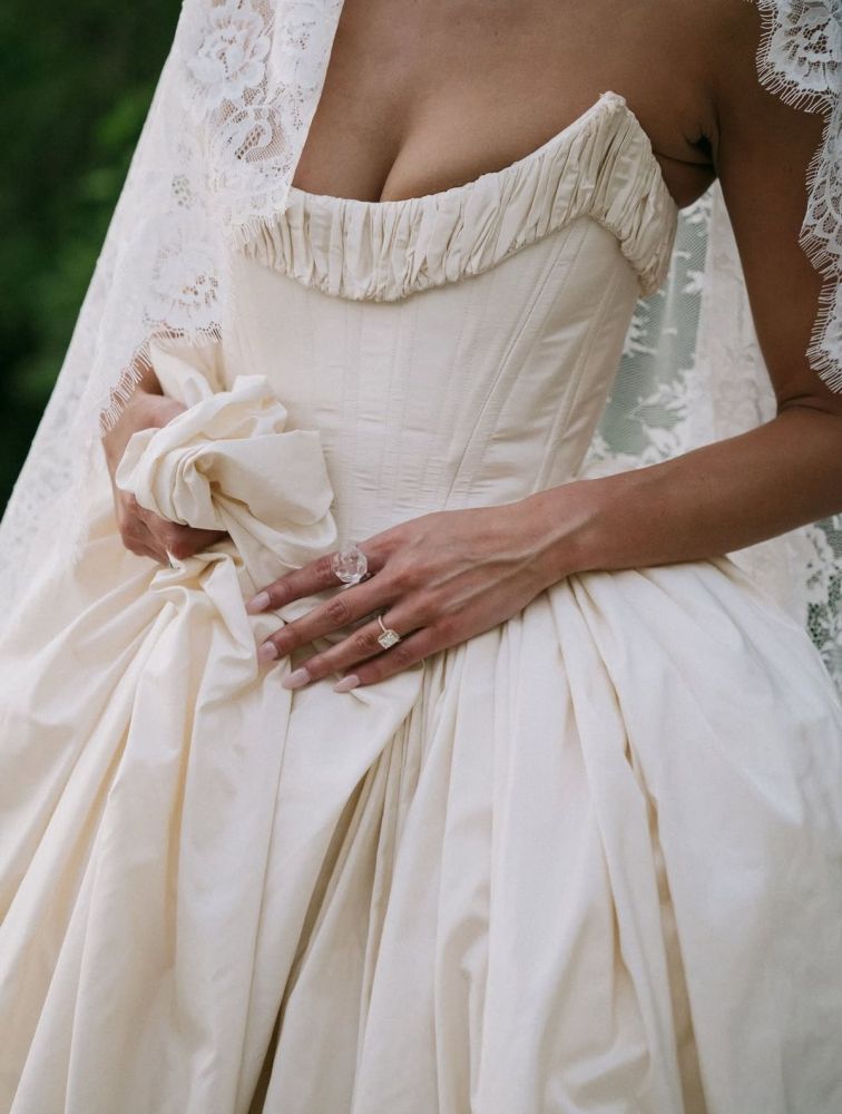 Vintage Popular Bridal Dress/Photoshoot Dress