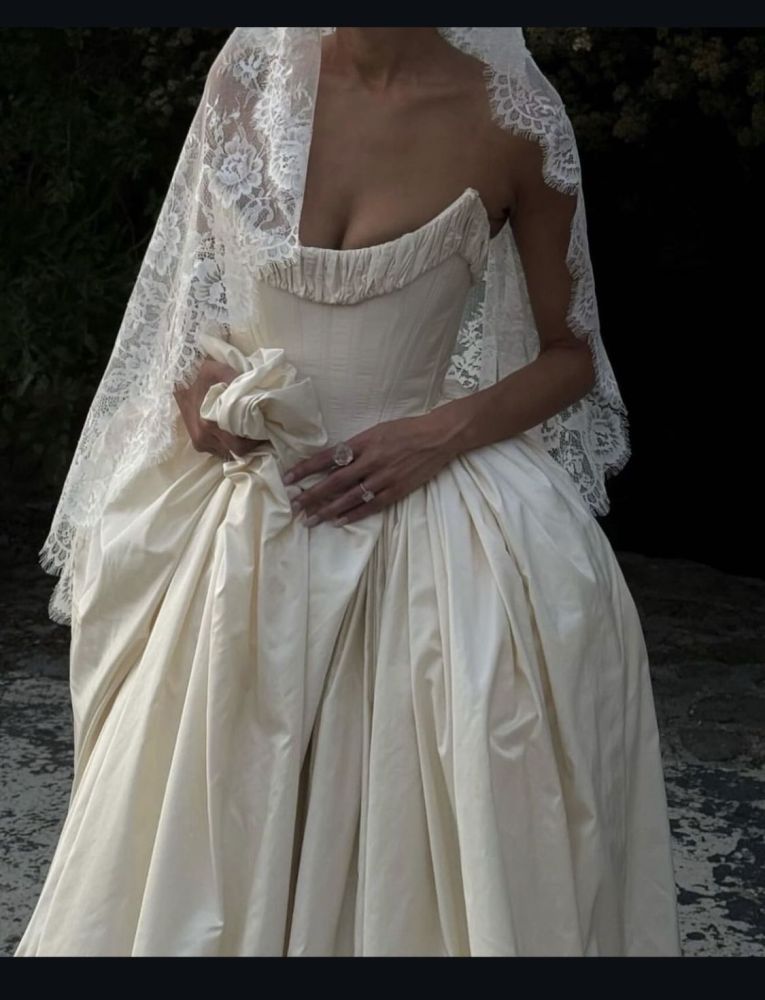 Vintage Popular Bridal Dress/Photoshoot Dress