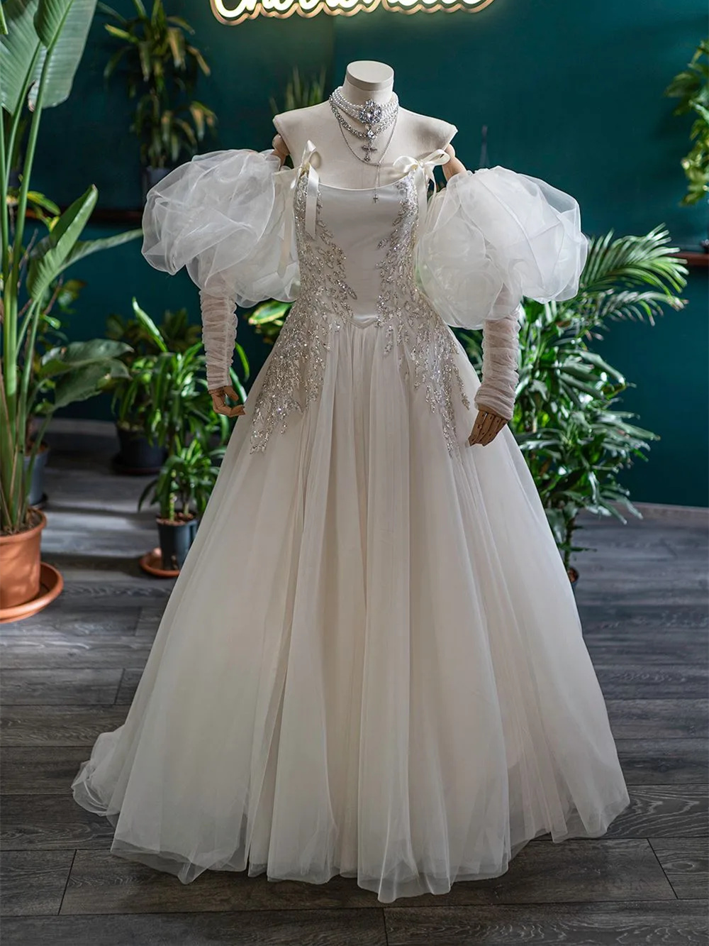 Vintage Ivory Beaded Lace Photoshoot Dress