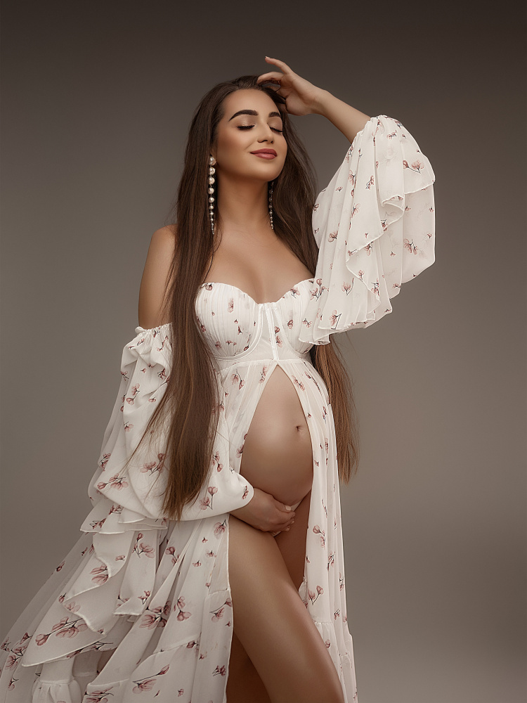 Little Flowers Maternity Dress For Photoshoot