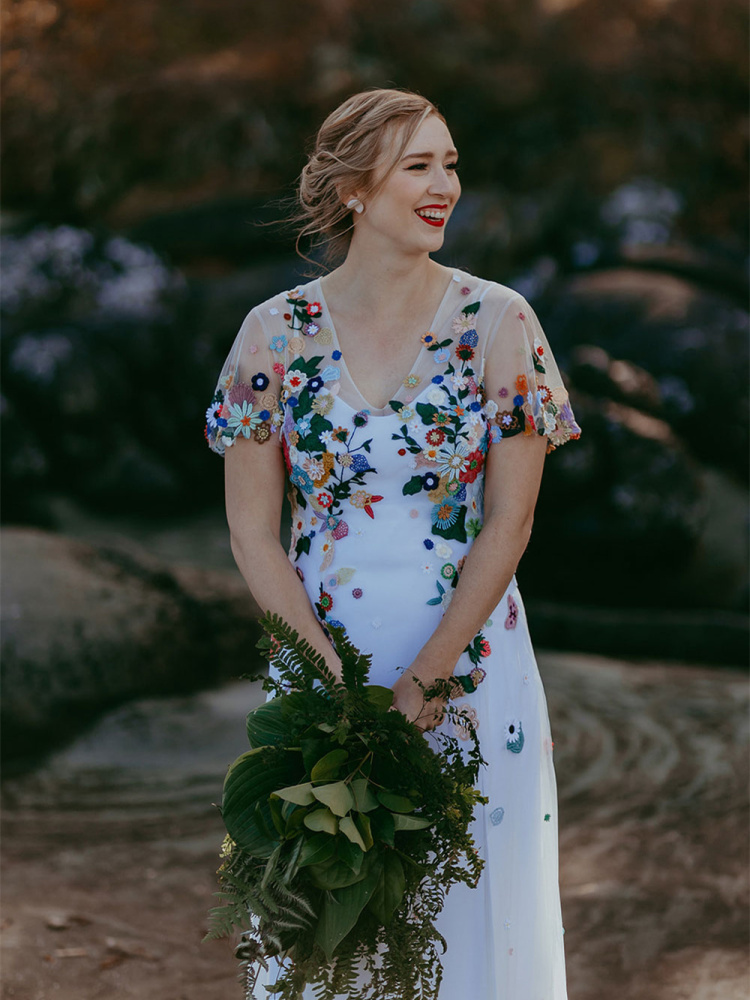 Vintage  Floral Embroidred Lace Ivory Bridal Dress