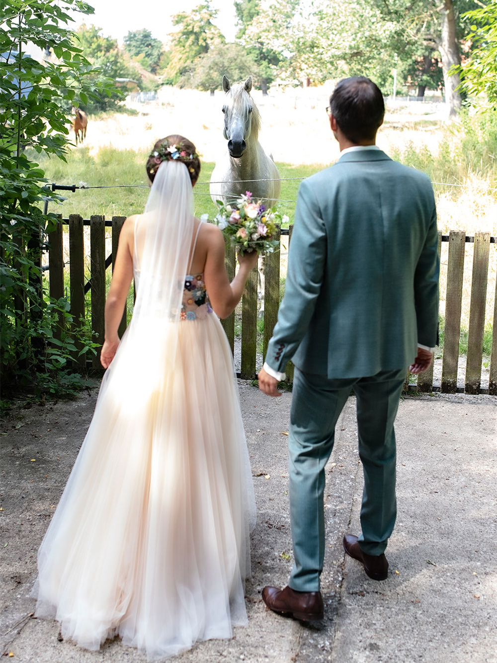 Vintage Floral Embroidred Lace Ivory Bridal Dress
