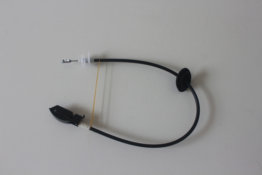 LR019820  Door Release Control Cable inner Handle to Latch Fits 06-14 Land Rover LR2
