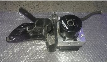 Engine mount F2AZ6068A