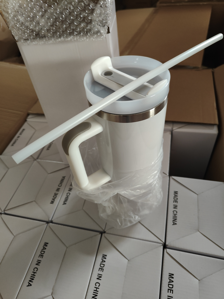 YIPAI USA Warehouse 40oz Sublimation Blanks White Color Travel Mug With Handle Sold by Case