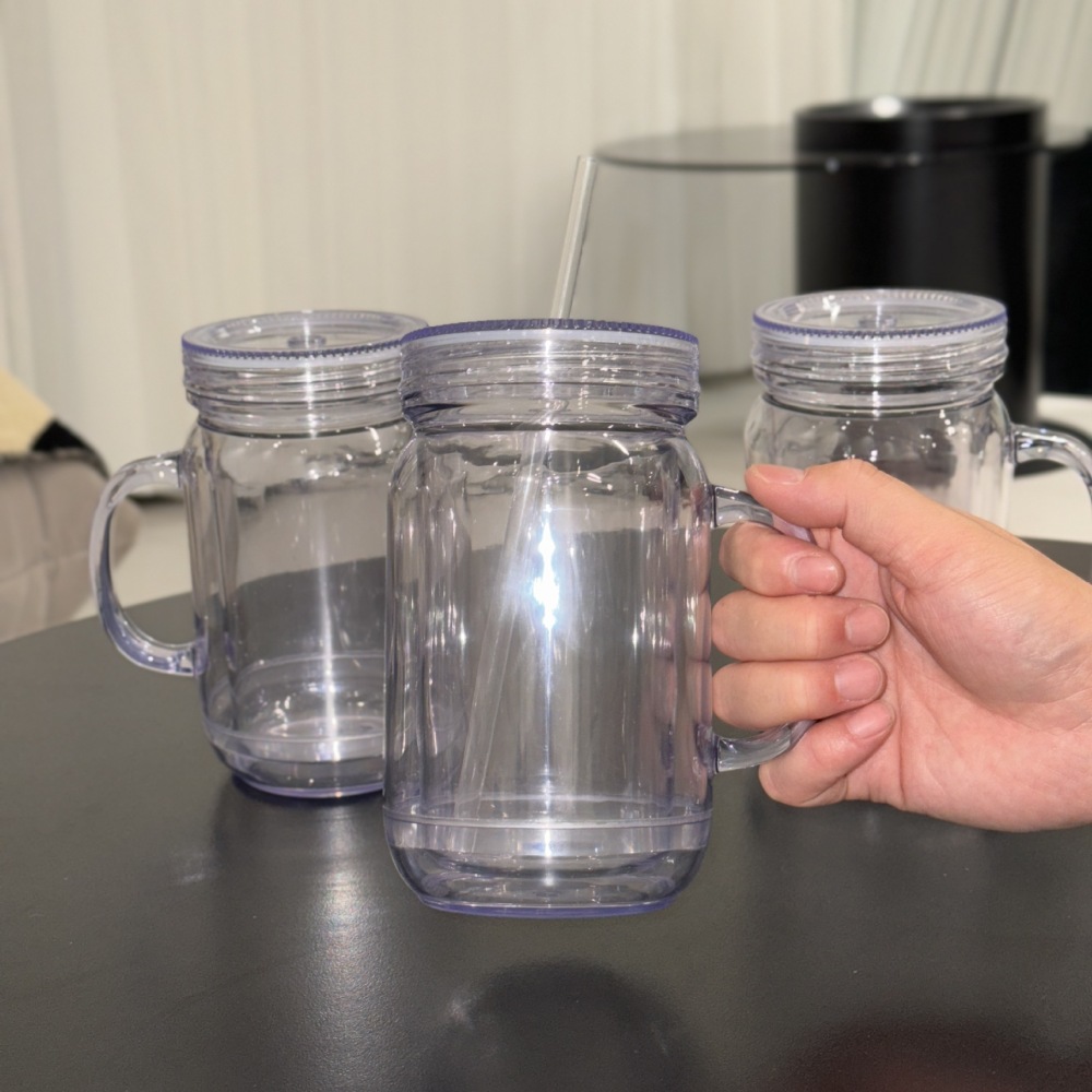 25 Pack YIPAI China Warehouse New Style 20oz Pre-drilled Snow Globe Plastic Mason Jars with Handles and Plug Acrylic Mugs for DIY Glitters