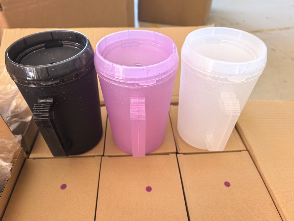 24 Pack YIPAI China Warehouse Double Wall Hip Sips Mega Mugs 34oz Glitter Plastic Water Bottle for UV DTF Wraps
