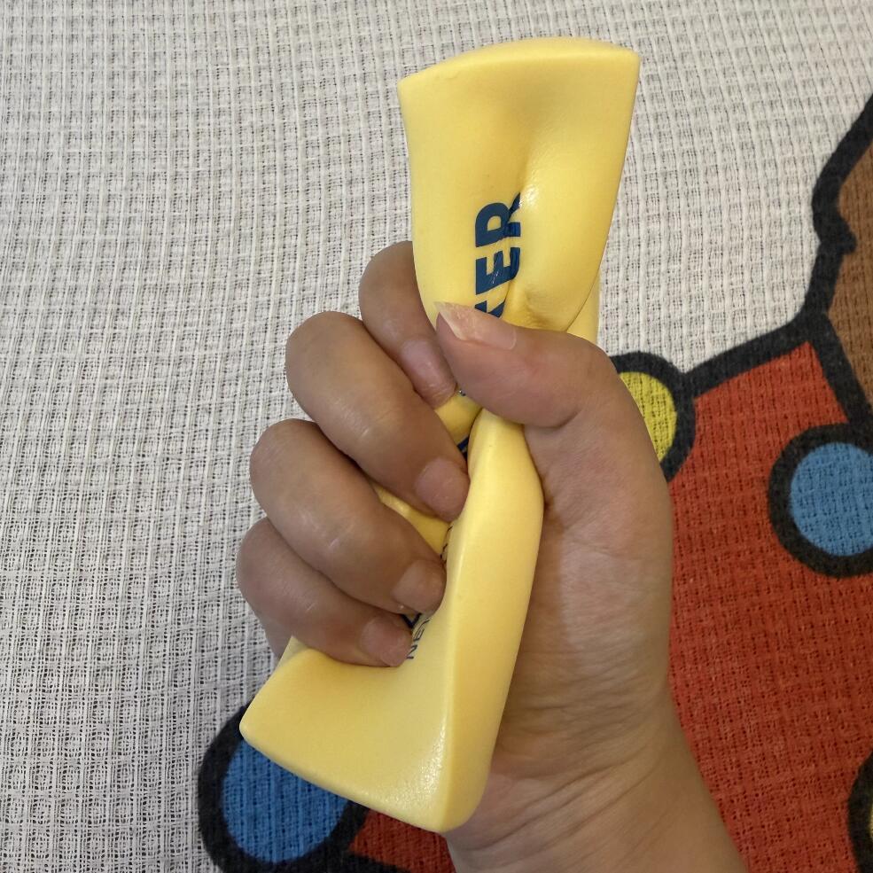 100 Pack YIPAI China Warehouse Yellow Pink Strawberry Slow Rising Butter Stick Squishy Toy