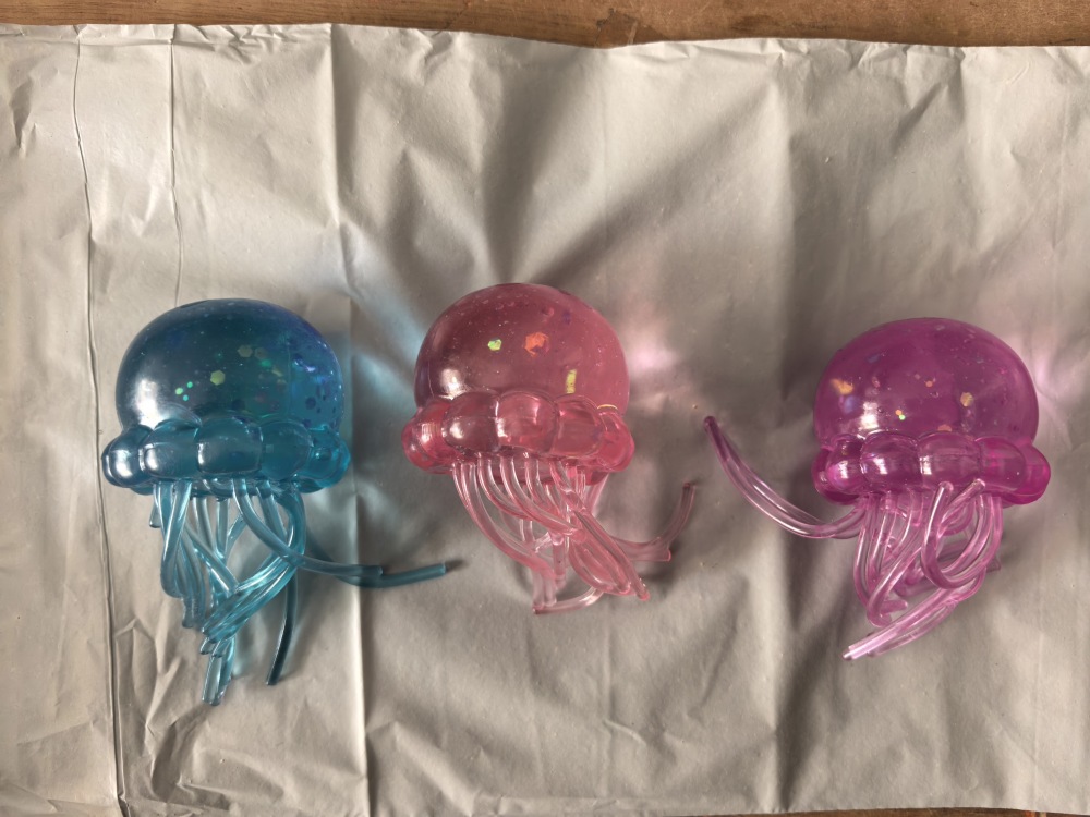 60 Pack YIPAI China Warehouse Squeeze Decompression Jelly Fish
