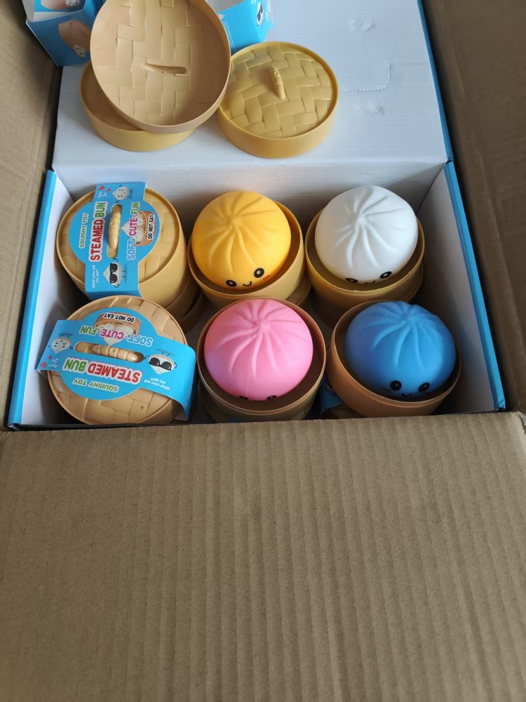 72 Pack YIPAI China Warehouse Dumpling Squishy Mystery Box Colorful Soft Squeeze Decompression Dumpling Squishy Toys with Steamer