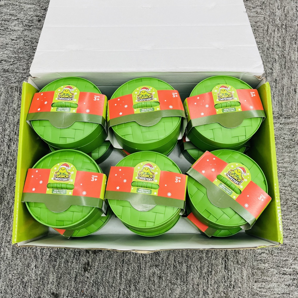 72 Pack YIPAI China Warehouse Christmas Glow In Dark Crazy Grinch Bun Squishy Stress Relief Fidget Toy for Kids