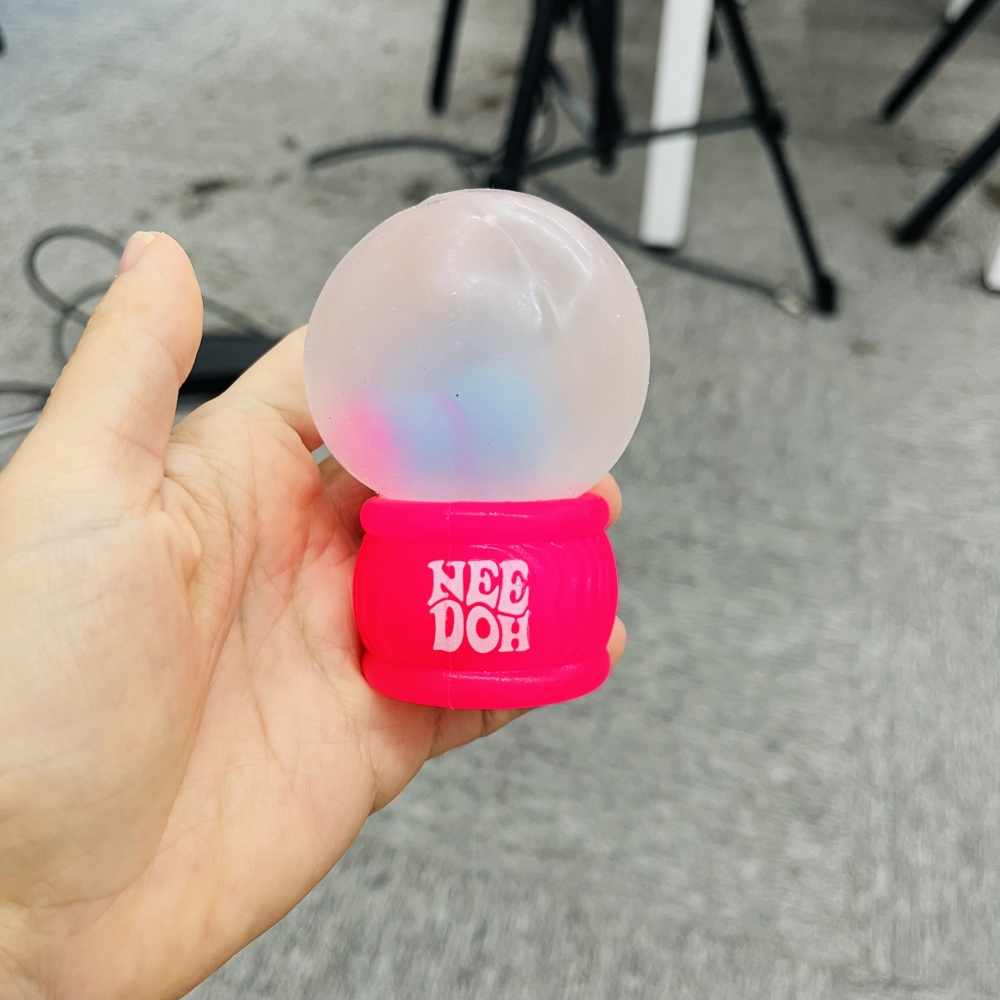 60 Pack YIPAI China Warehouse Needoh Style Christmas Snow Globe Flow Squishy Stress Relief Fidget Toys with Flashing Light for Kids