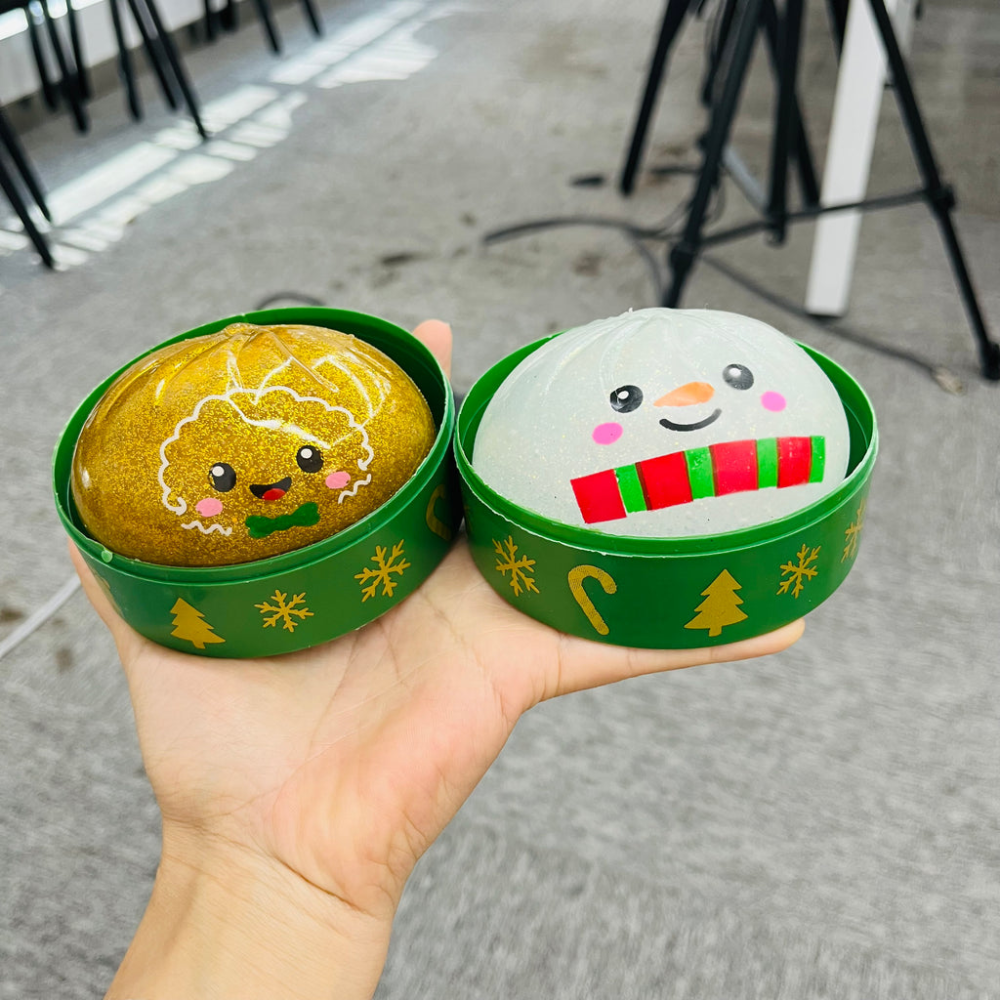 72 Pack YIPAI China Warehouse Glitter TPR Moldable Xmas Squeeze Christmas Dumpling Squishy Stress Relief Fidget Toy for Kids