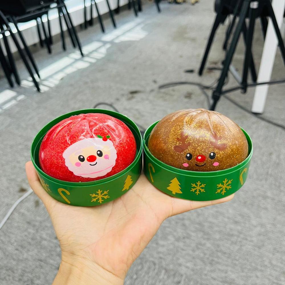 72 Pack YIPAI China Warehouse Glitter TPR Moldable Xmas Squeeze Christmas Dumpling Squishy Stress Relief Fidget Toy for Kids