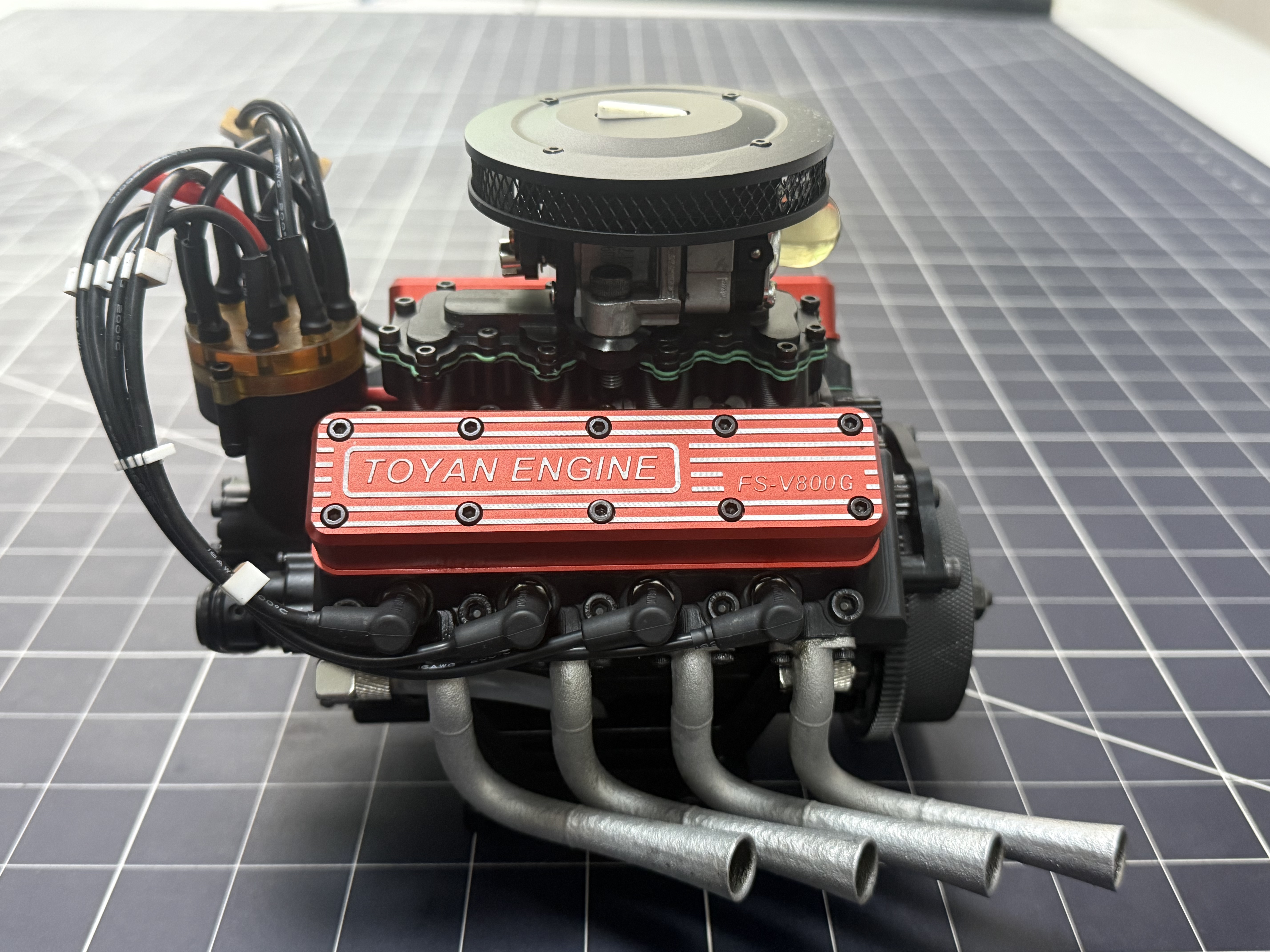 TOYAN Four-stroke V8 overhead valve water-cooled gasoline engine