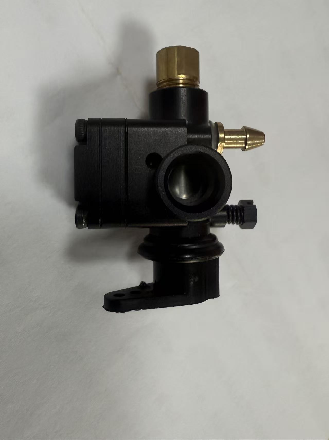 A set of twin-cylinder single-carburizer and a belt