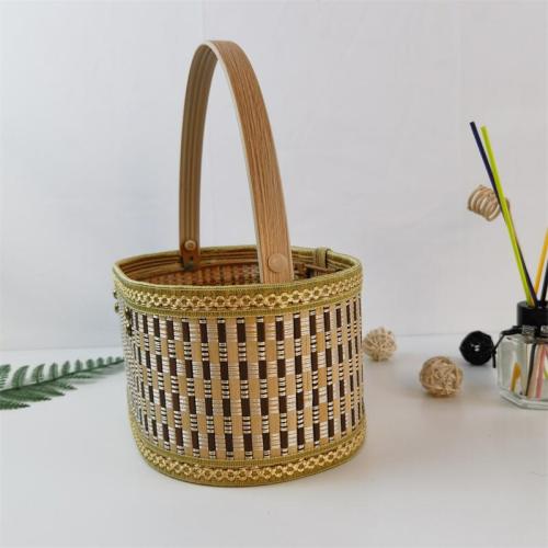 The source enterprise supplies moon cake gift packaging baskets, rice dumplings, eggs and fruit bamboo baskets. The style, color and LOGO can be customized.