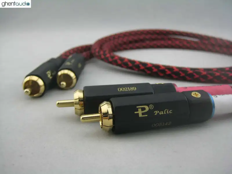 A01P --- Canare L-4E6S Locking-RCA (Male to Male) Cables (Pair)