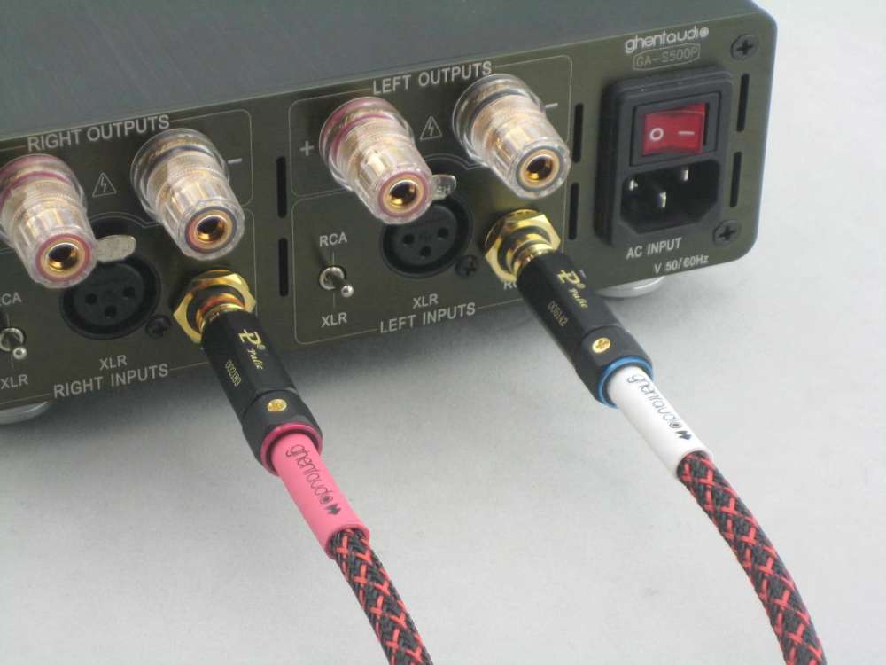 A01P --- Canare L-4E6S Locking-RCA (Male to Male) Cables (Pair)
