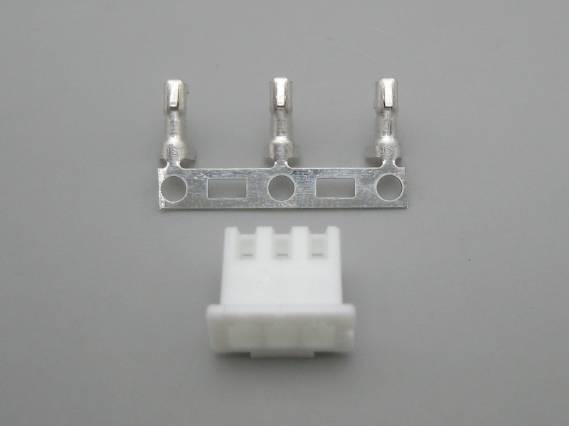 XHP-3 Housing & Contact (3-ways)