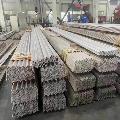 Low Carbon Angle Steel/Carbon Steel Construction Industry Welded Punched Angle Steel