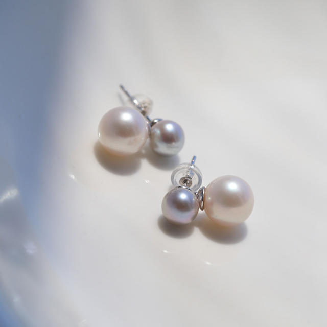 Seawater pearl earrings