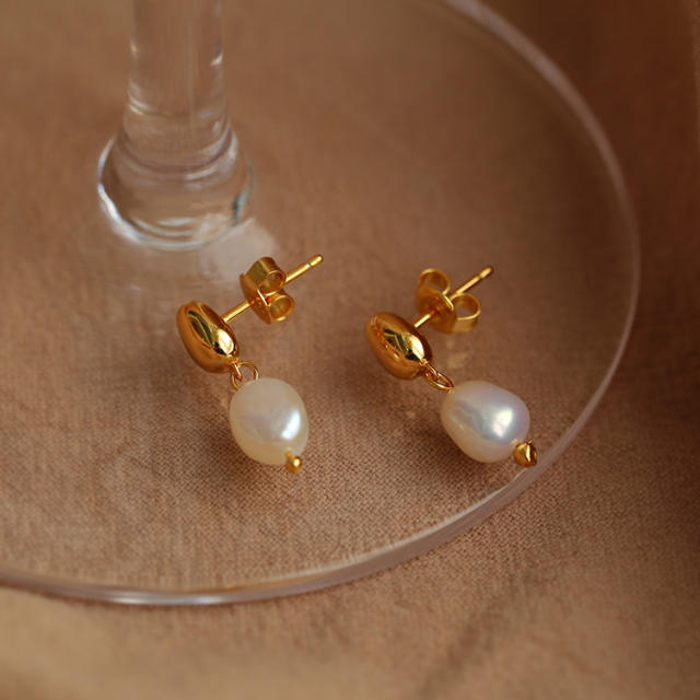 Golden Beans Pearl Earrings