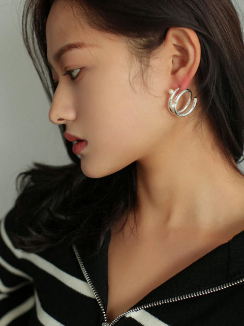 Semicircle triple C-ring earrings