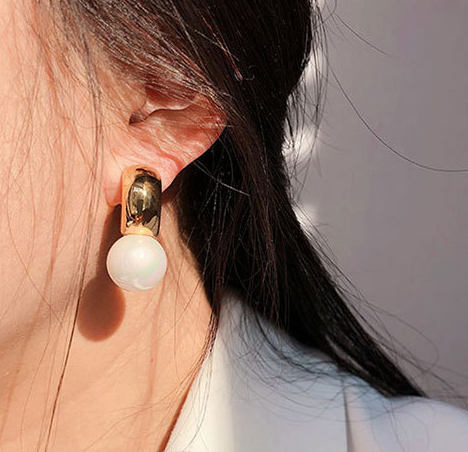 Pearl pearl earrings