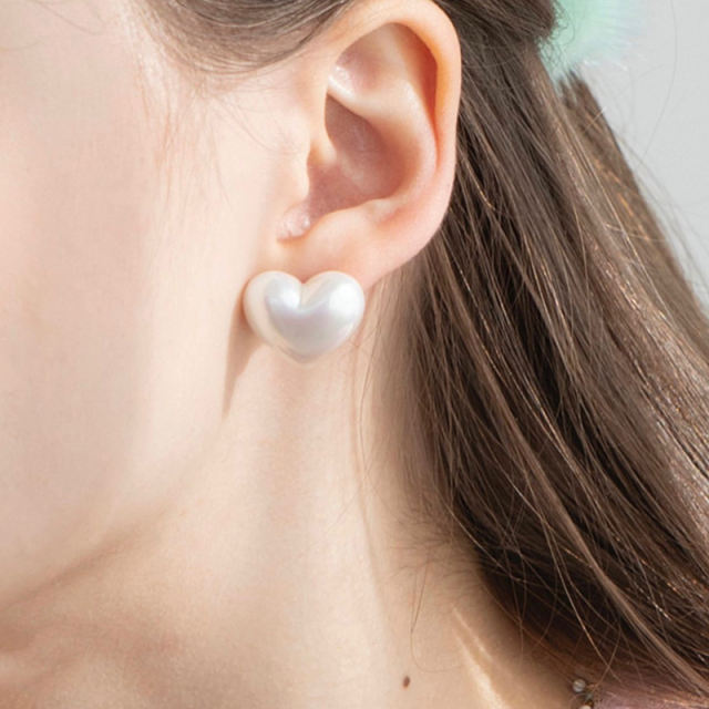 Heart-shaped Mabey pearl earrings