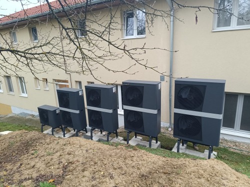 R290 heat pump installation in Hungary-4*16kw cascade case