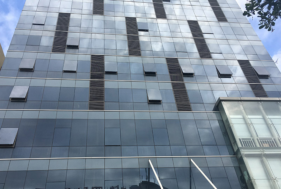 The function and effect of glass curtain wall shading