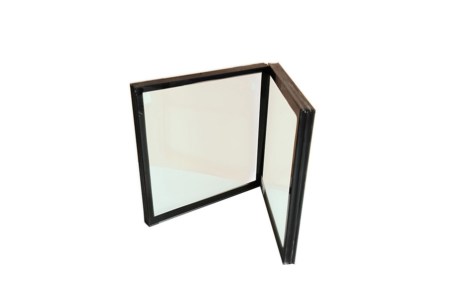 Laminated fire resistant glass has the function of heat insulation and noise reduction