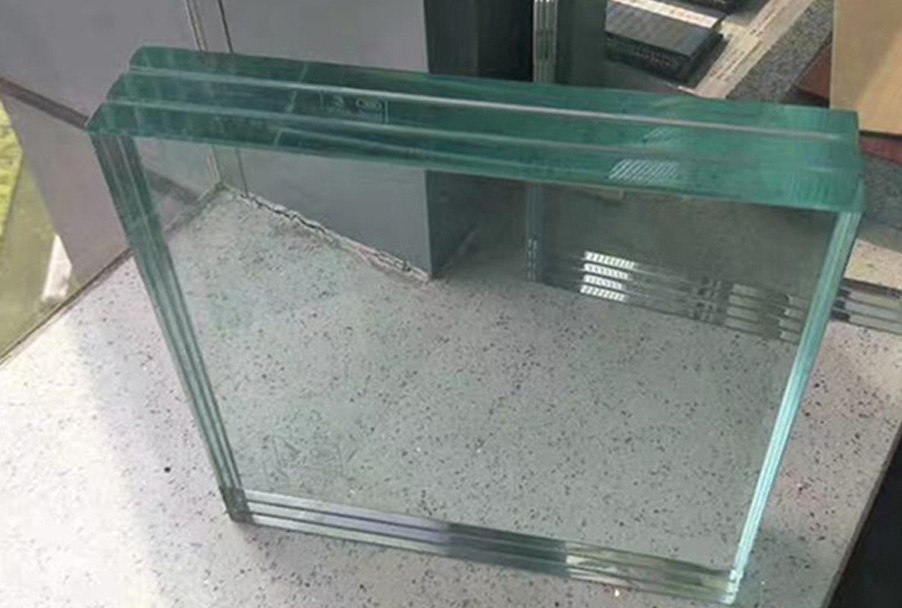 How to set fire resistant glass partition in large space inside the building