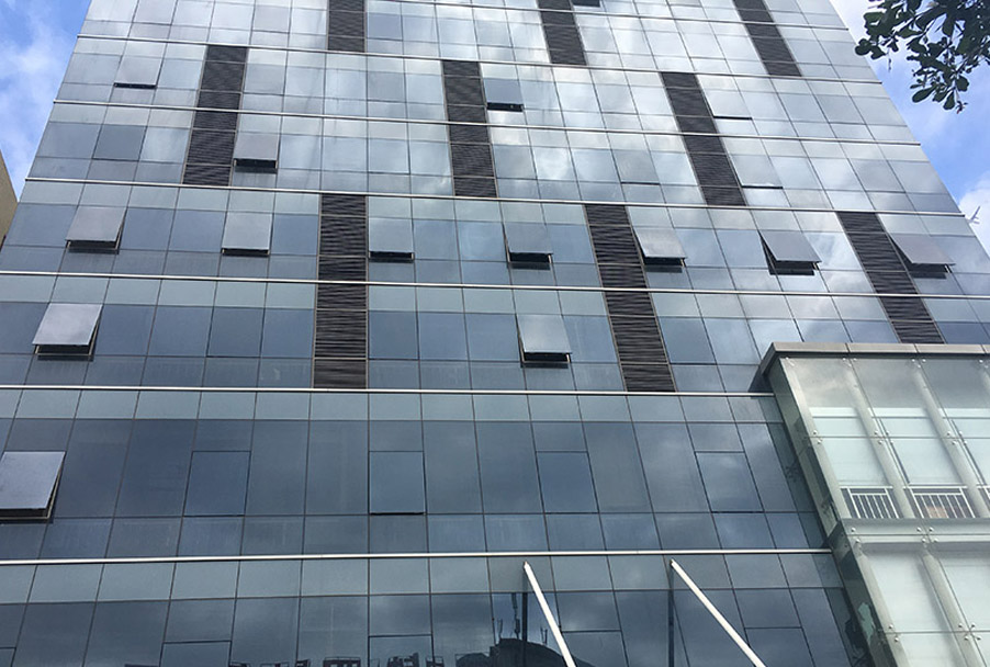 Inspection and maintenance time of glass curtain wall