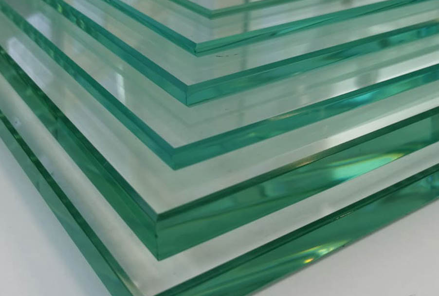 Three layer hollow laminated glass features