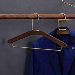 Customized color multi function flexible brown wooden clothes hanger with non slip